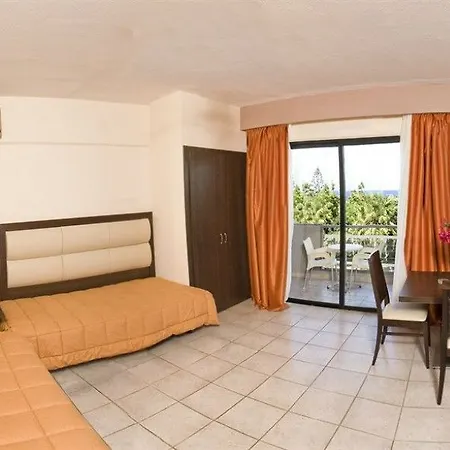 Hotel Family And Fun 4*